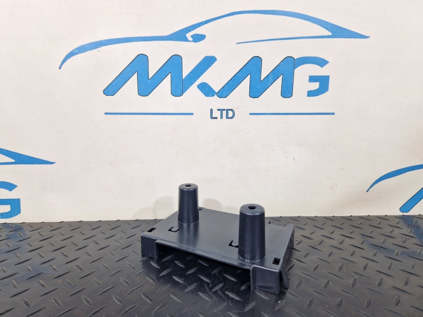 18-ON MERCEDES BENZ SPRINTER W907 INTERIOR CONTROL UNIT BRACKET A9075450500