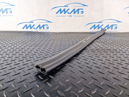 19-ON MERCEDES BENZ B CLASS W247 GENUINE ENGINE RUBBER SEALING