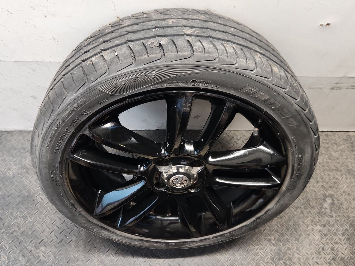 Vauxhall Corsa MK3 (D) (4400) 17" Alloy Wheel with Tyre 215/45/17 ~4mm 9272760