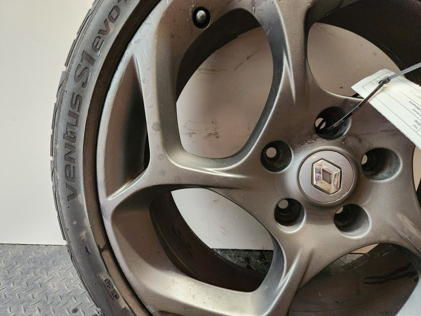 Renault Mégane MK3 (Ph2) (X95) 18" Alloy Wheel with Tyre 225/40/18 ~3mm