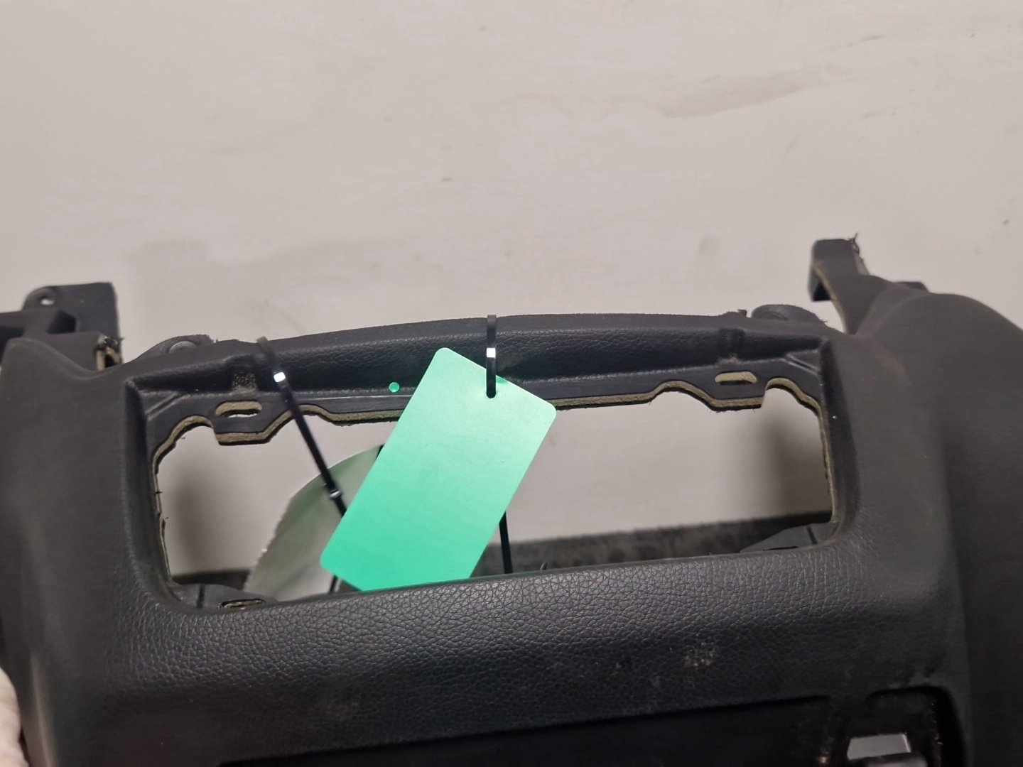 Mercedes-Benz ML350 CDI W166 Genuine Front Right Dash Fascia Trim 1690669