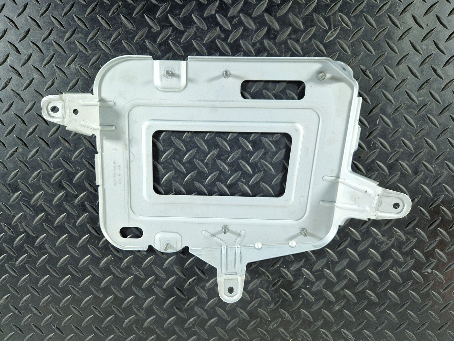 18-ON MERCEDES A CLASS W177 OEM CONTROL MODULE UNIT BRACKET HOLDER A2475455700