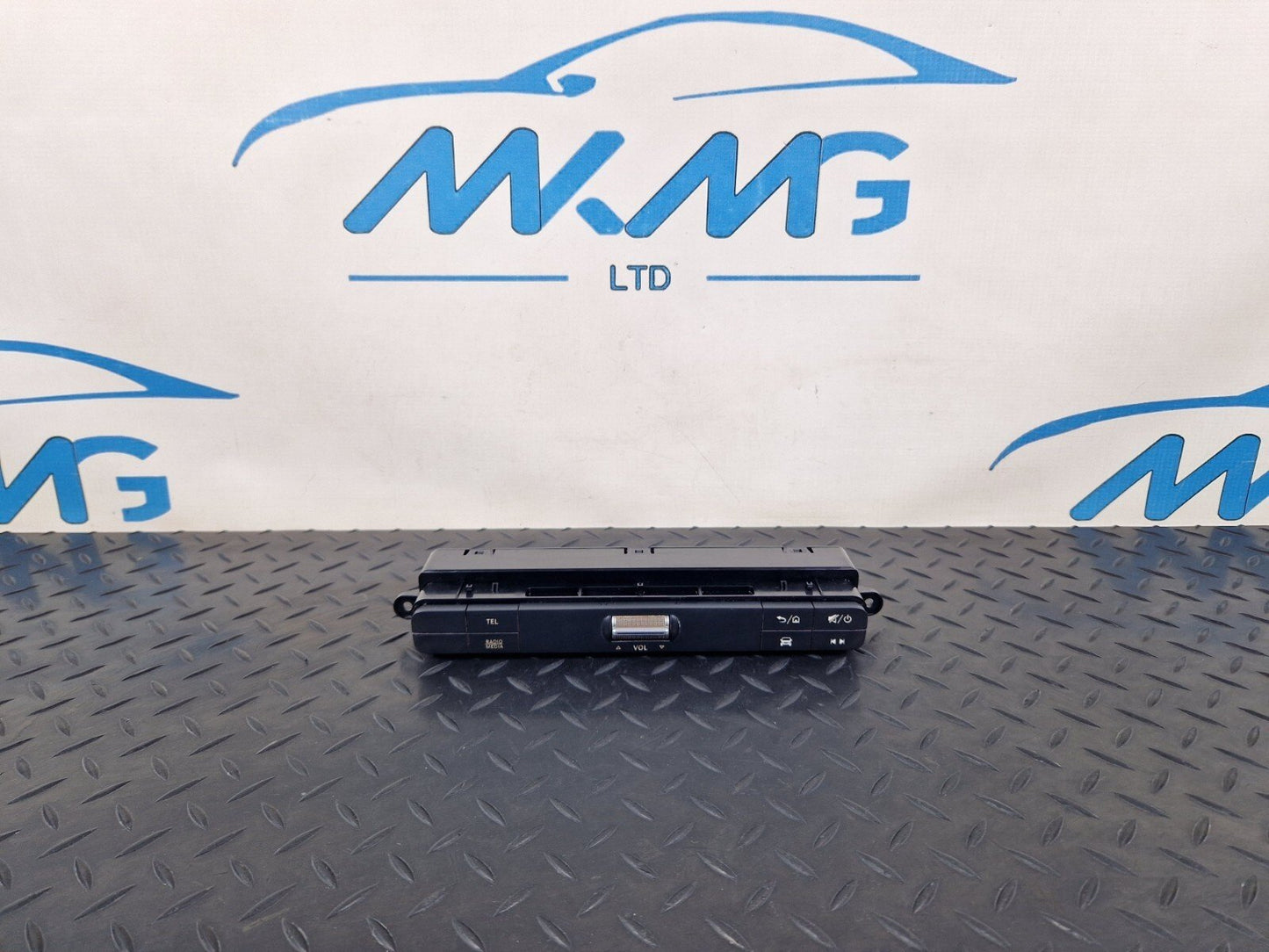 18-ON MERCEDES SPRINTER W907 W910 OEM RADIO CONTROL SWITCH PANEL A9079002203
