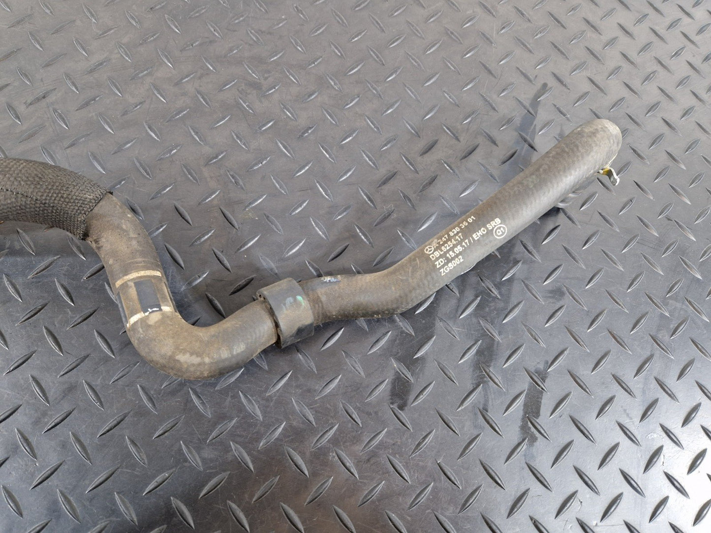 18-ON MERCEDES BENZ A CLASS W177 OEM HEATER RETURN HOSE TO ENGINE A2478303601
