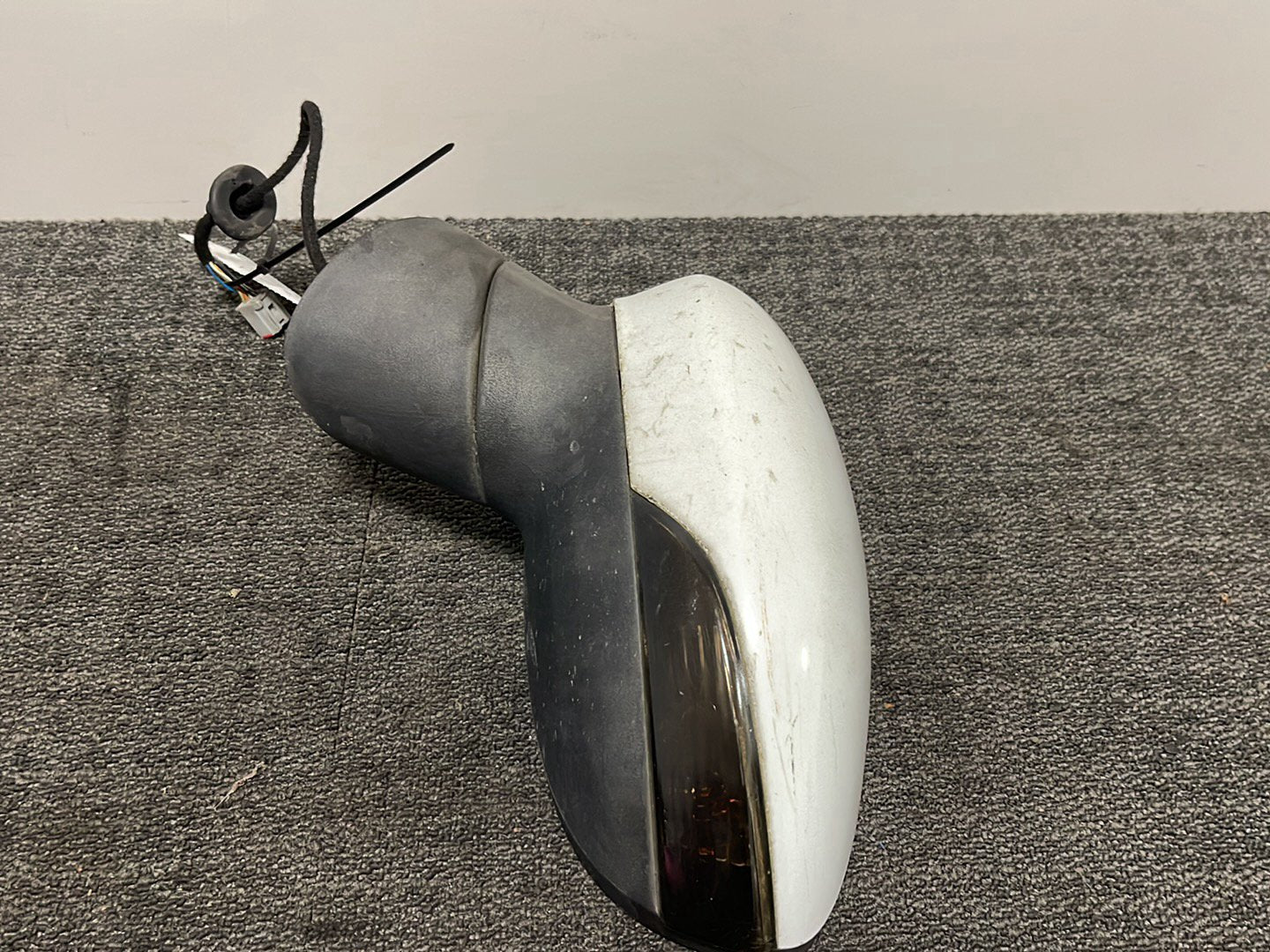 Ford Fiesta MK7 Hatchback Genuine Front Left Door Wing Mirror in Frozen White