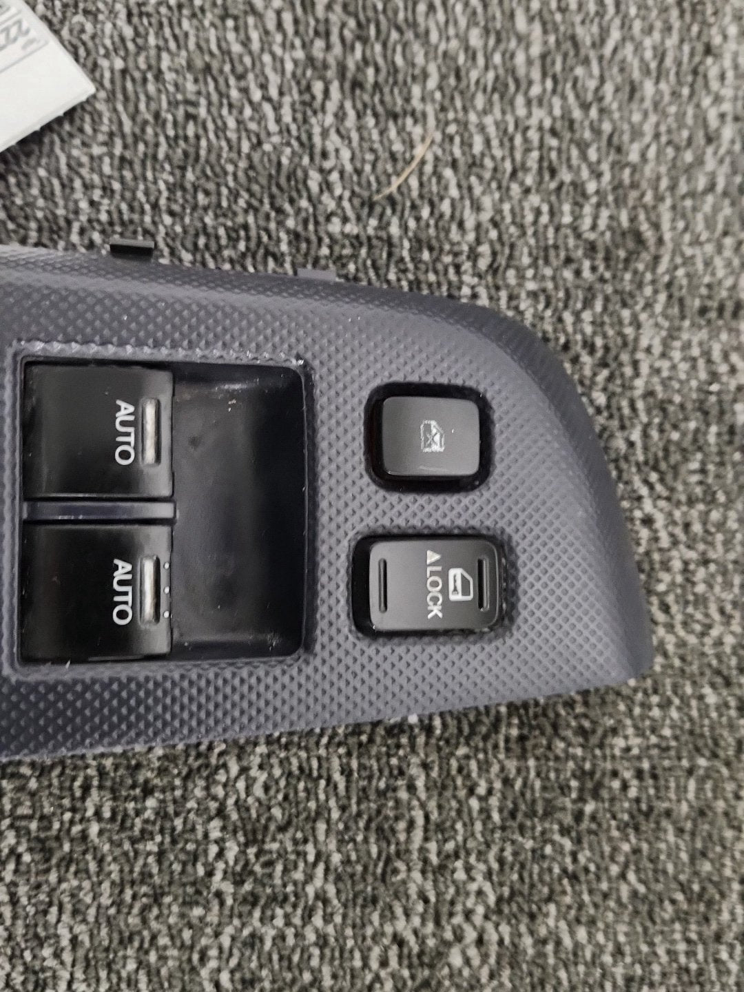Honda Insight MK2 (ZE2) Hatchback Front Right Window Switch Trim C8H-HY4-E1