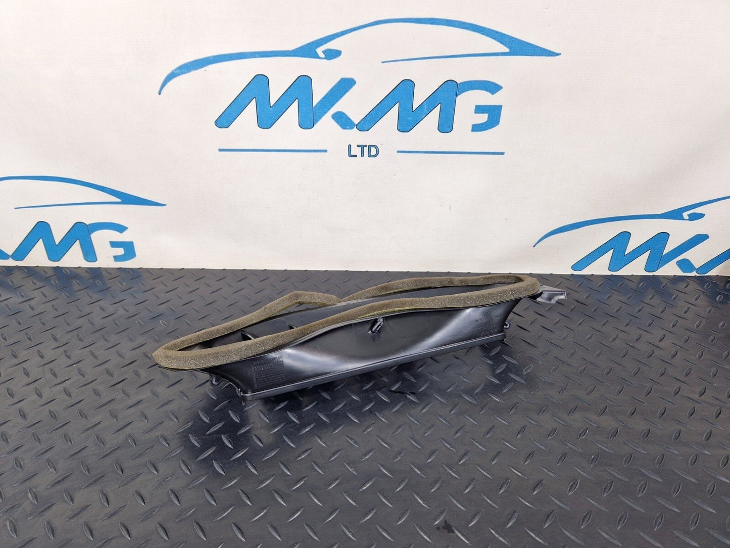 16-24 AUDI A5 F5 COUPE GENUINE DASHBOARD AIR VENT TRIM 8W2858431