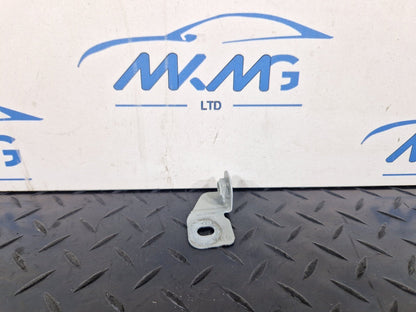 Audi A4 B9 front right wing bracket 8W0821470