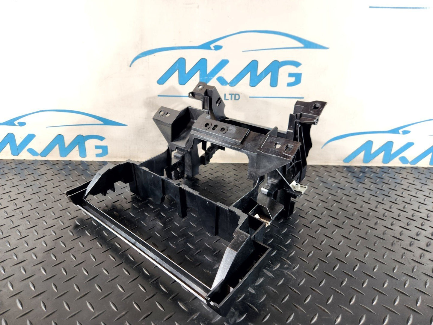 13-23 RANGE ROVER SPORT L494  CENTRE CONSOLE BRACKET MOUNT DK62-04268-A
