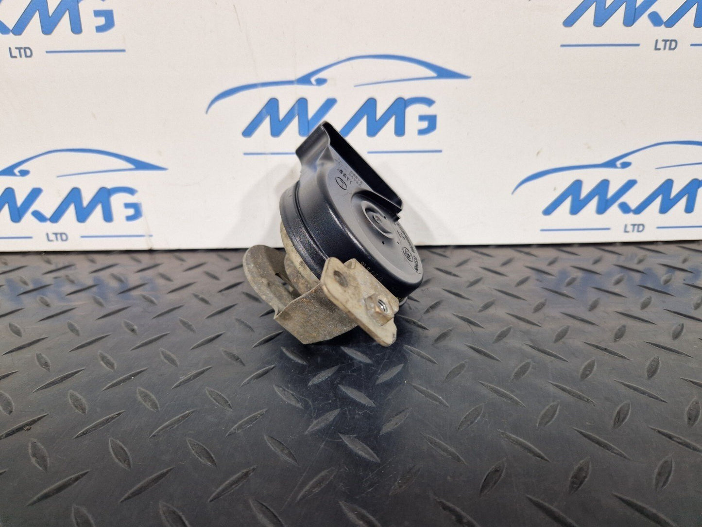 14-21 MERCEDES BENZ C200d W205 OEM HIGH LOW TONE PITCH HORN A2055420820