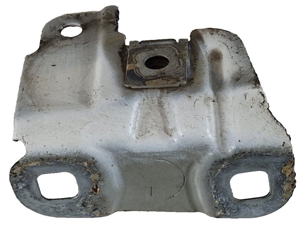 11-18 BMW 6 SERIES F13 LEFT N/S SIDE FENDER WING PANEL MOUNT BRACKET HOLDER
