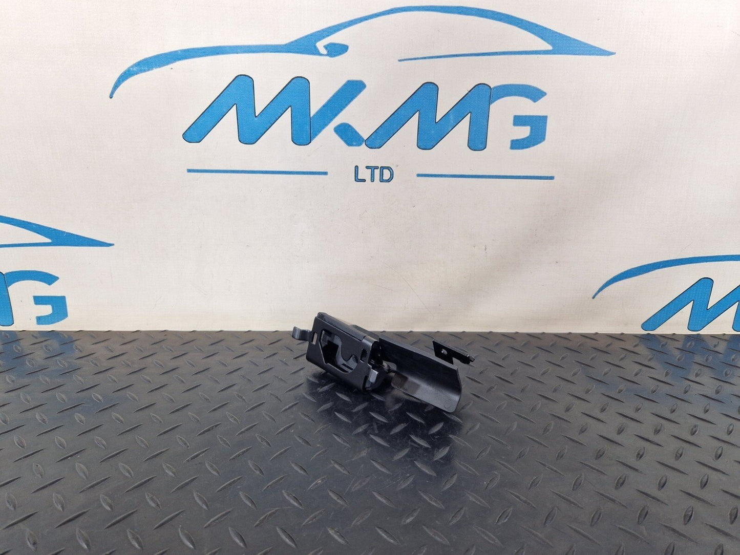 14-21 MERCEDES BENZ C300h W205 OEM PARCEL SHELF LOAD BRACKET A2058605600