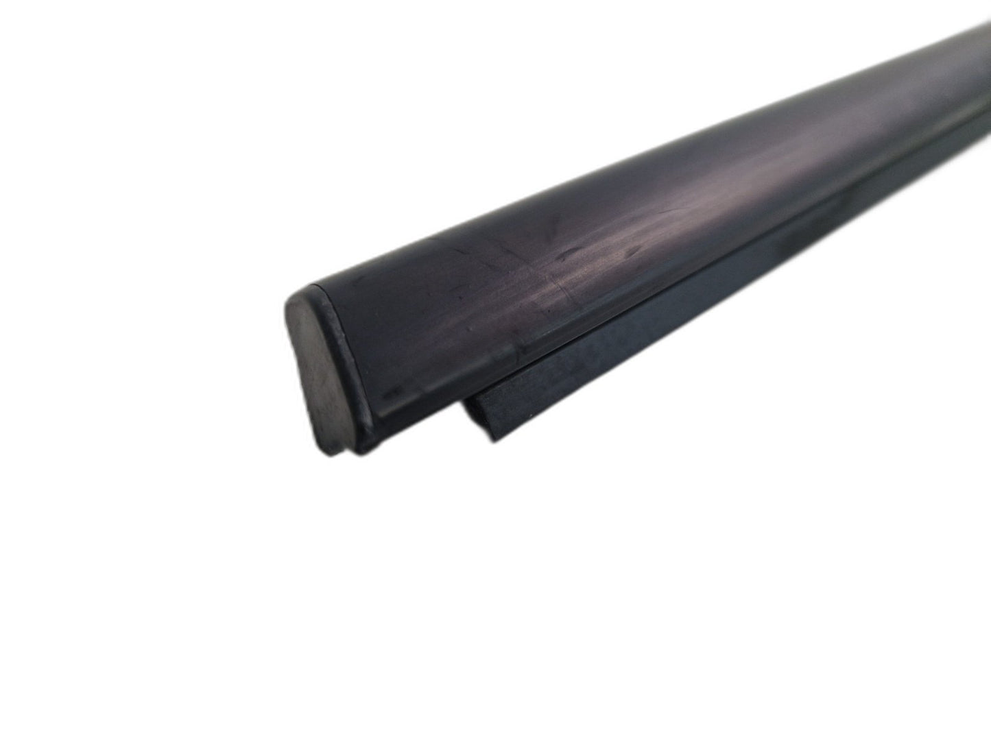 BMW F46 GRAN TOURER REAR LEFT N/S DOOR TRIM WEATHER STRIP HIGH GLOSS 8498425