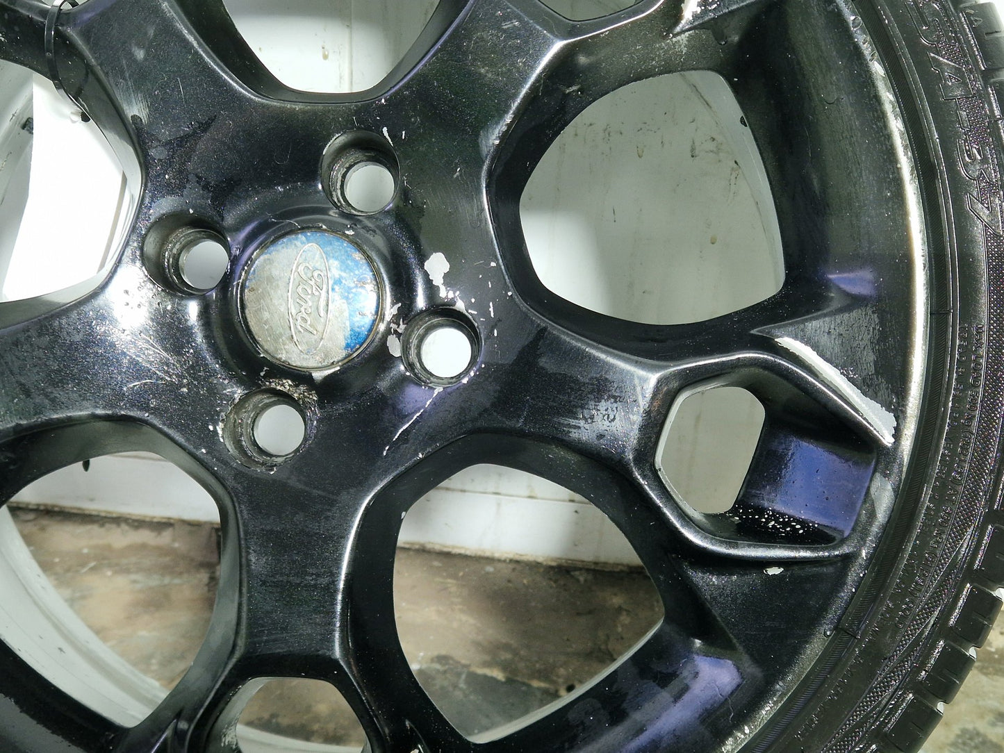 Ford Fiesta MK7 (B299) 17" Alloy Wheel with Tyre 205/40/17 ~4mm
