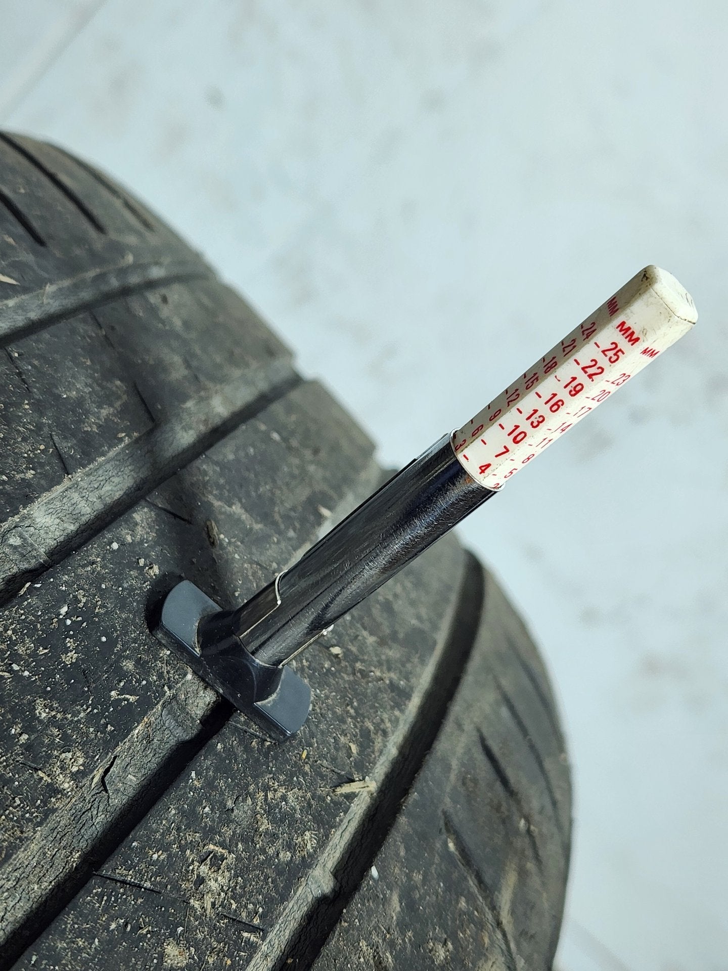 Honda FR-V MK1 (BE57) Genuine 16" Alloy Wheel with Tyre ~3mm 205/55/16