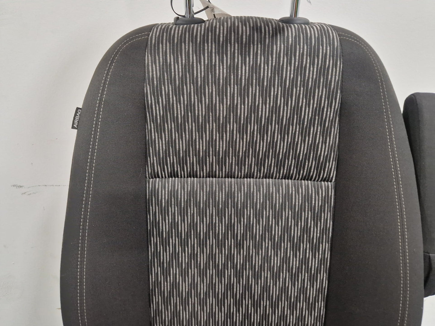 Vauxhall Mokka MK1 (G1U0) SUV Genuine Front Right O/S Driver Seat