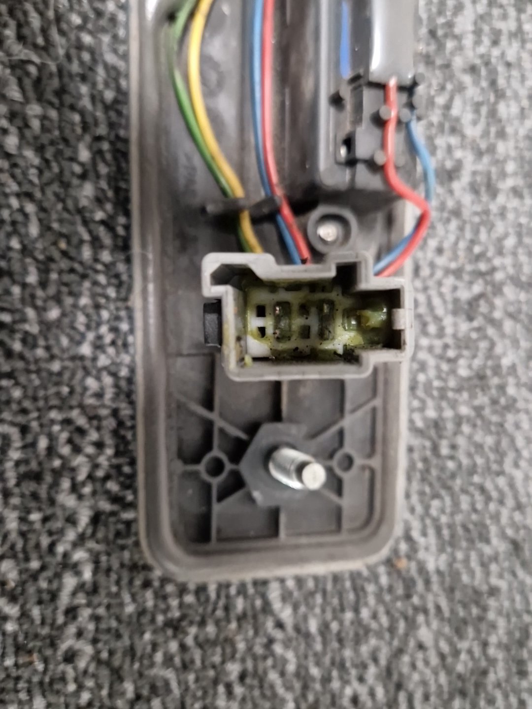 Volvo V70 MK3 Estate Genuine Rear Tailgate Number Plate Light Lamp Switch