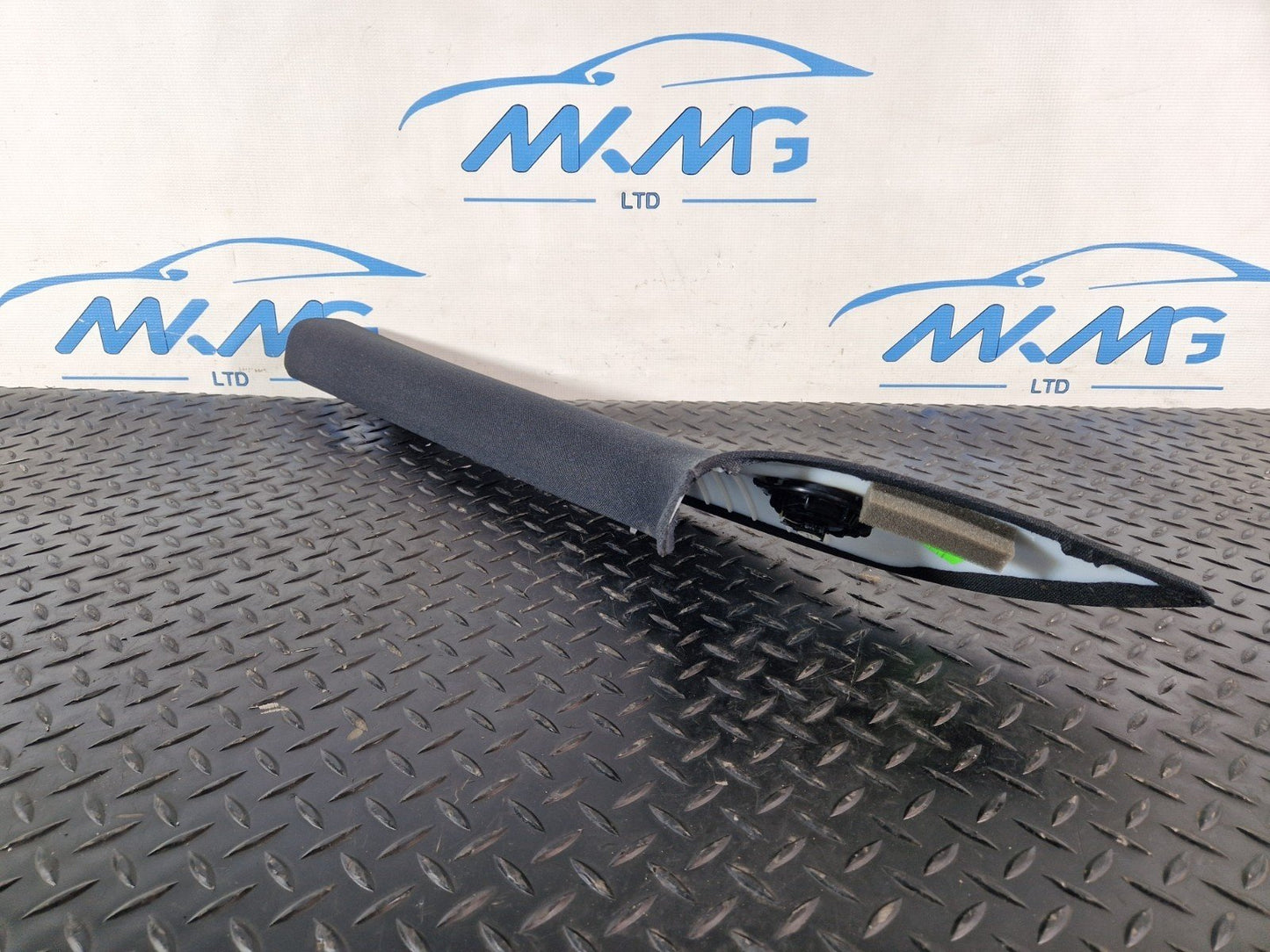 19-ON MERCEDES BENZ B CLASS W247 FRONT LEFT A PILLAR TRIM & SPEAKER A2476900100