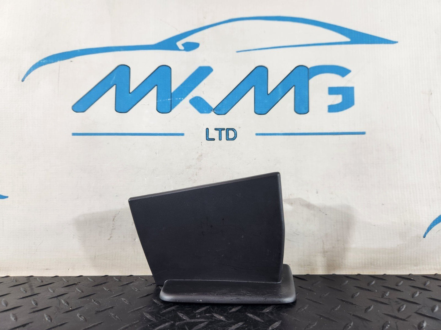 16-20 AUDI Q7 4M 2ND ROW REAR RIGHT O/S/R SEAT TRACK TRIM COVER 4M0883686E