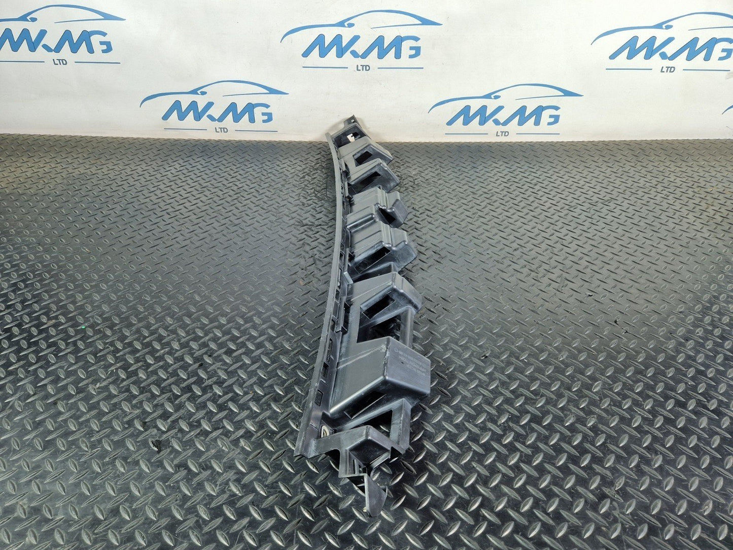 Mercedes-Benz GLE500e W166 Genuine Rear Centre Bumper Bracket A1668854165