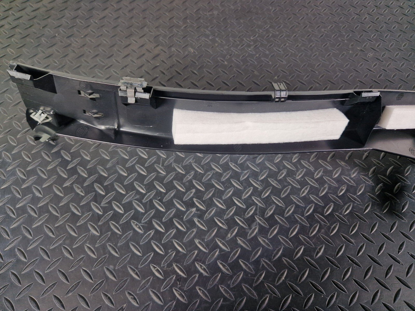 14-21 MERCEDES C200 W205 GENUINE REAR LEFT BLACK C PILLAR TRIM A2056903105