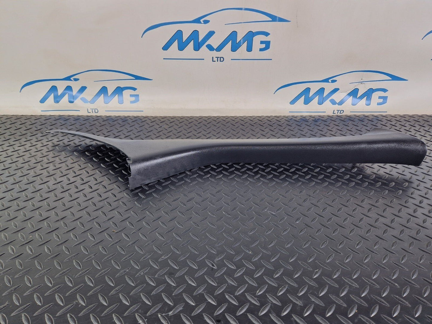 18-ON MERCEDES BENZ SPRINTER W907 W910 FRONT RIGHT A-PILLAR COVER A9076901200
