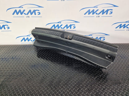 14-20 MERCEDES BENZ GLA 200 X156 TAILGATE COVER TRIM RIGHT A1567402000