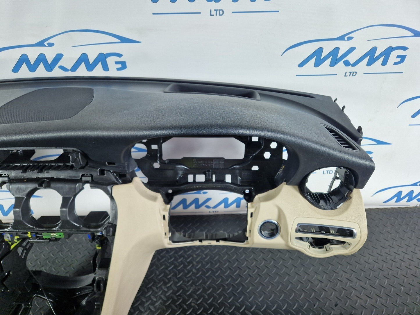 14-21 MERCEDES-BENZ C-CLASS C250D W205 DASHBOARD ASSEMBLY & A!R BAG A2056803887
