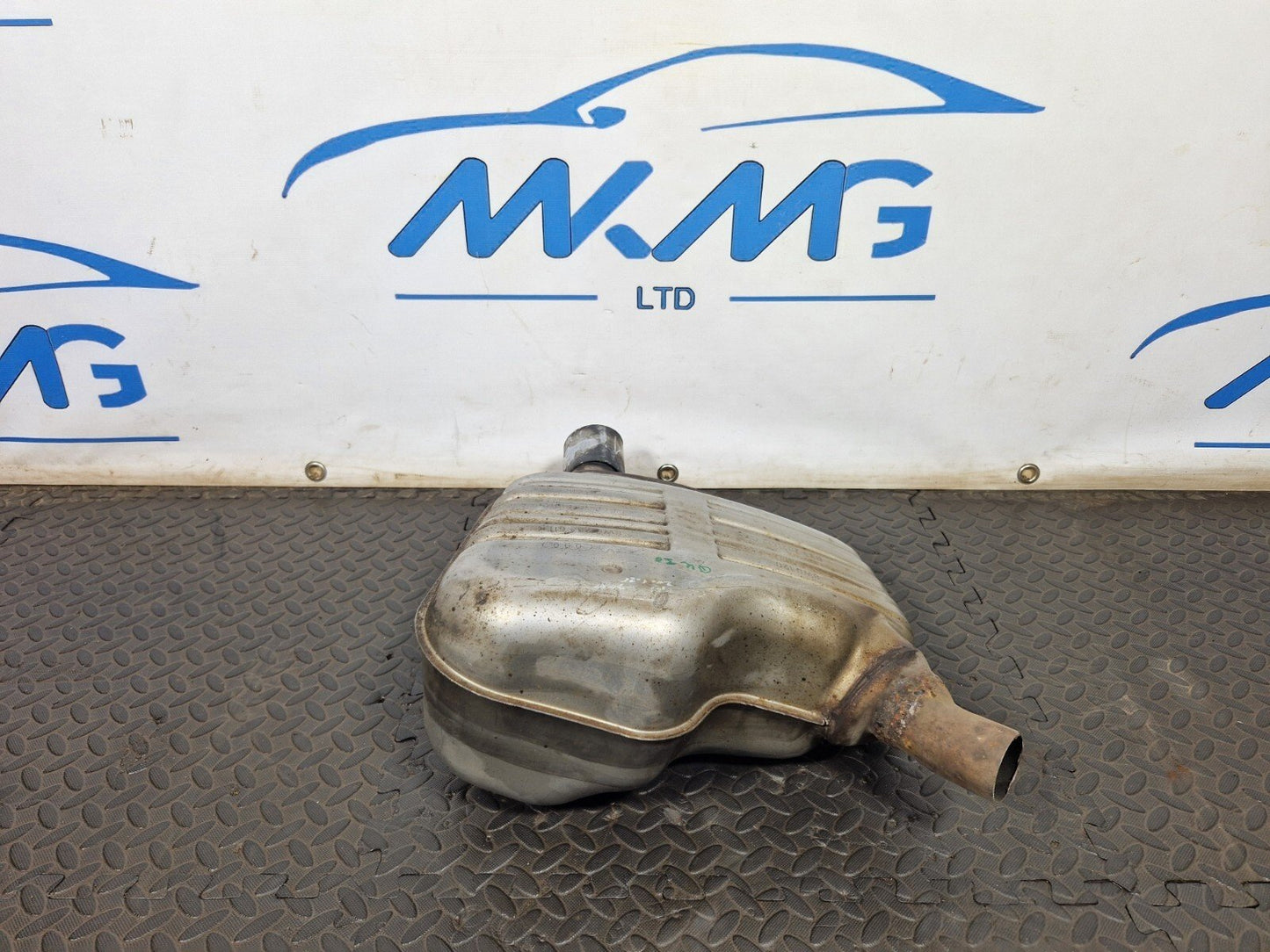 16-ON AUDI B9 REAR EXHAUST MUFFLER SILENCER 8K0253611K BY32021417CZ