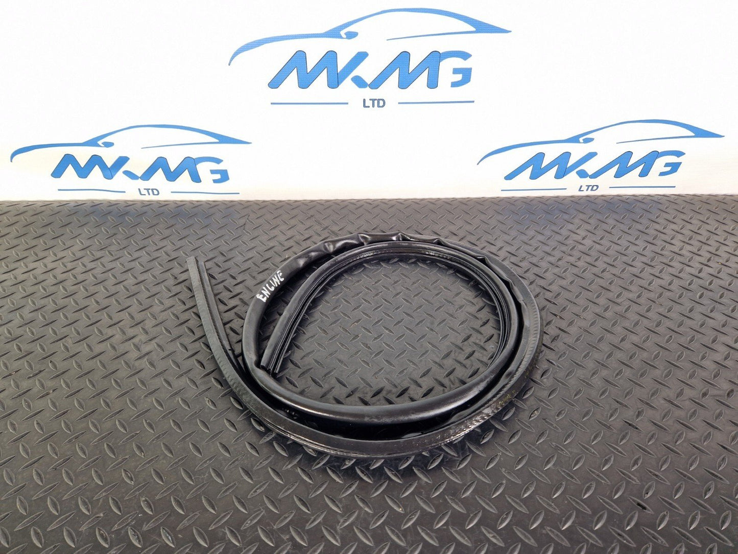 10-15 AUDI Q7 4L GENUINE OEM ENGINE HOOD BONNET RUBBER SEAL 4L0823731