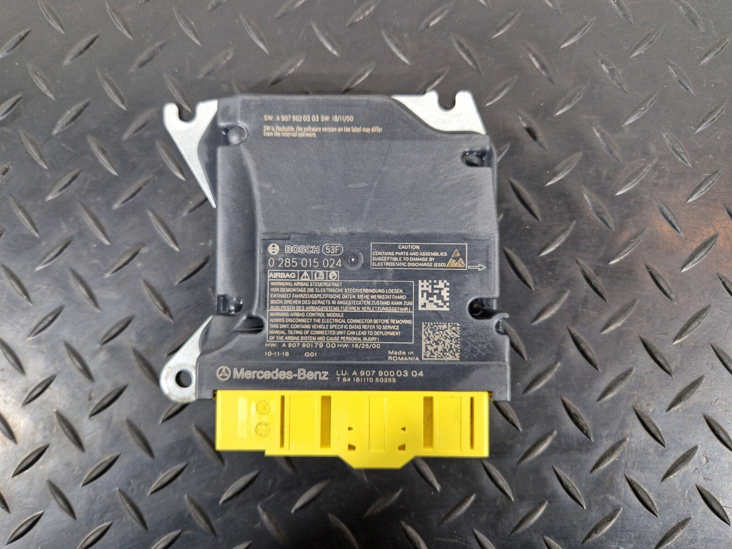 MERCEDES BENZ SPRINTER W907 W910 SAFETY BAG MODULE SENSOR UNIT ECU A9079000304