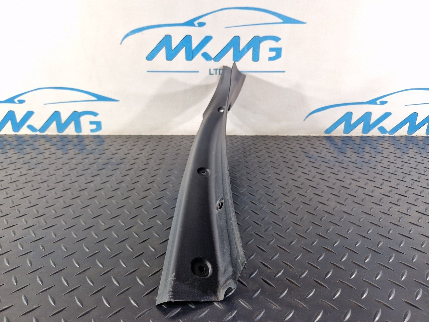 11-19 MERCEDES BENZ ML W166 GENUINE REAR LEFT UPPER D PILLAR TRIM A1666930163