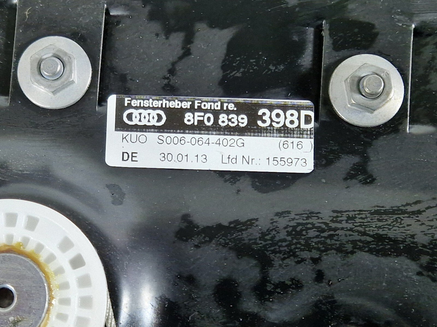 12-17 AUDI S5 CONVERTIBLE REAR RIGHT SIDE GLASS WINDOW REG & MOTOR 8F0839398D