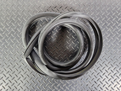 14-21 MERCEDES BENZ C220d W205 FRONT DOOR LEFT SIDE RUBBER SEAL A2056970051