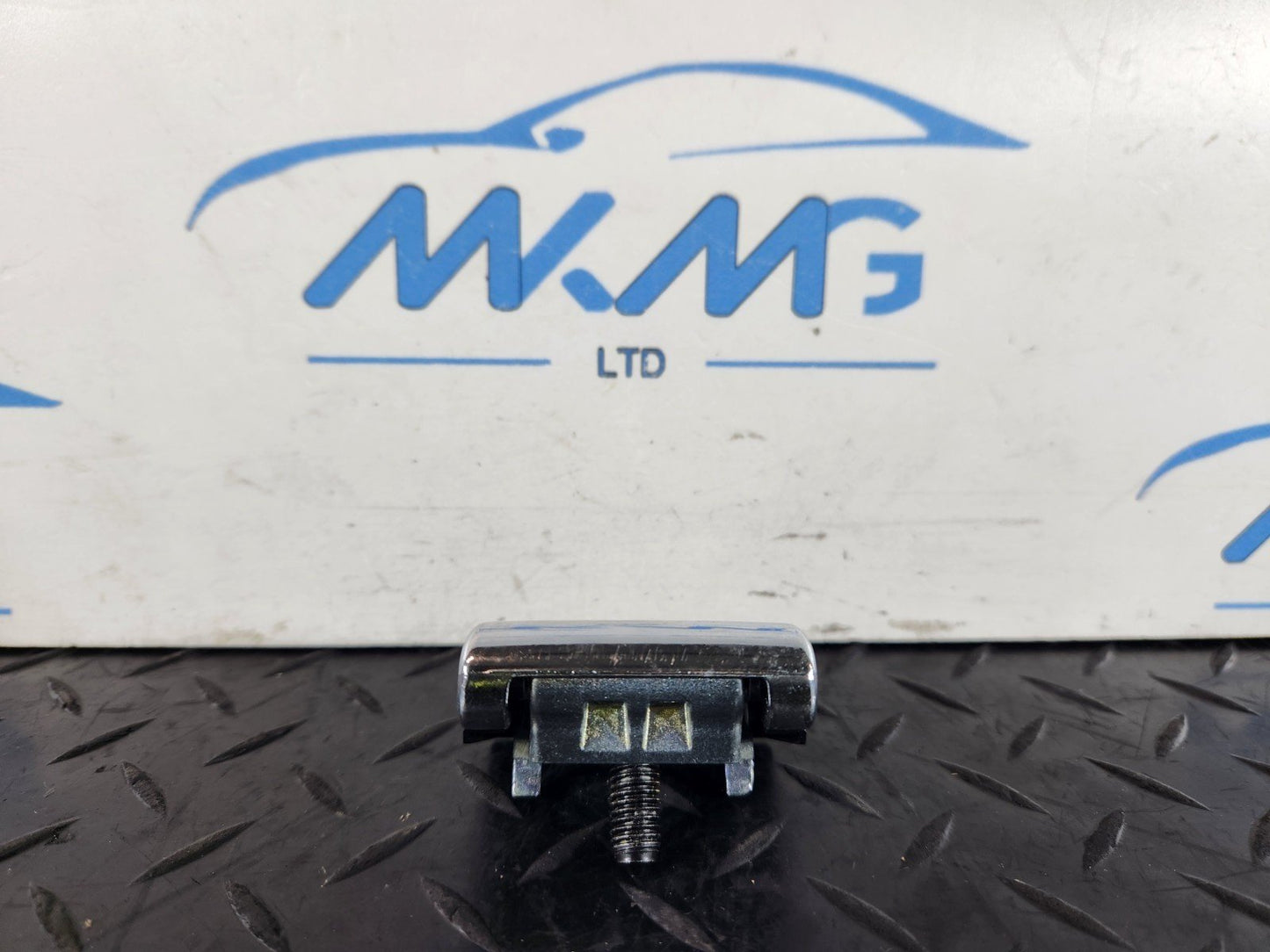 16-20 AUDI Q7 4M GENUINE BOOT TRUNK LUGGAGE HOOK TRIM