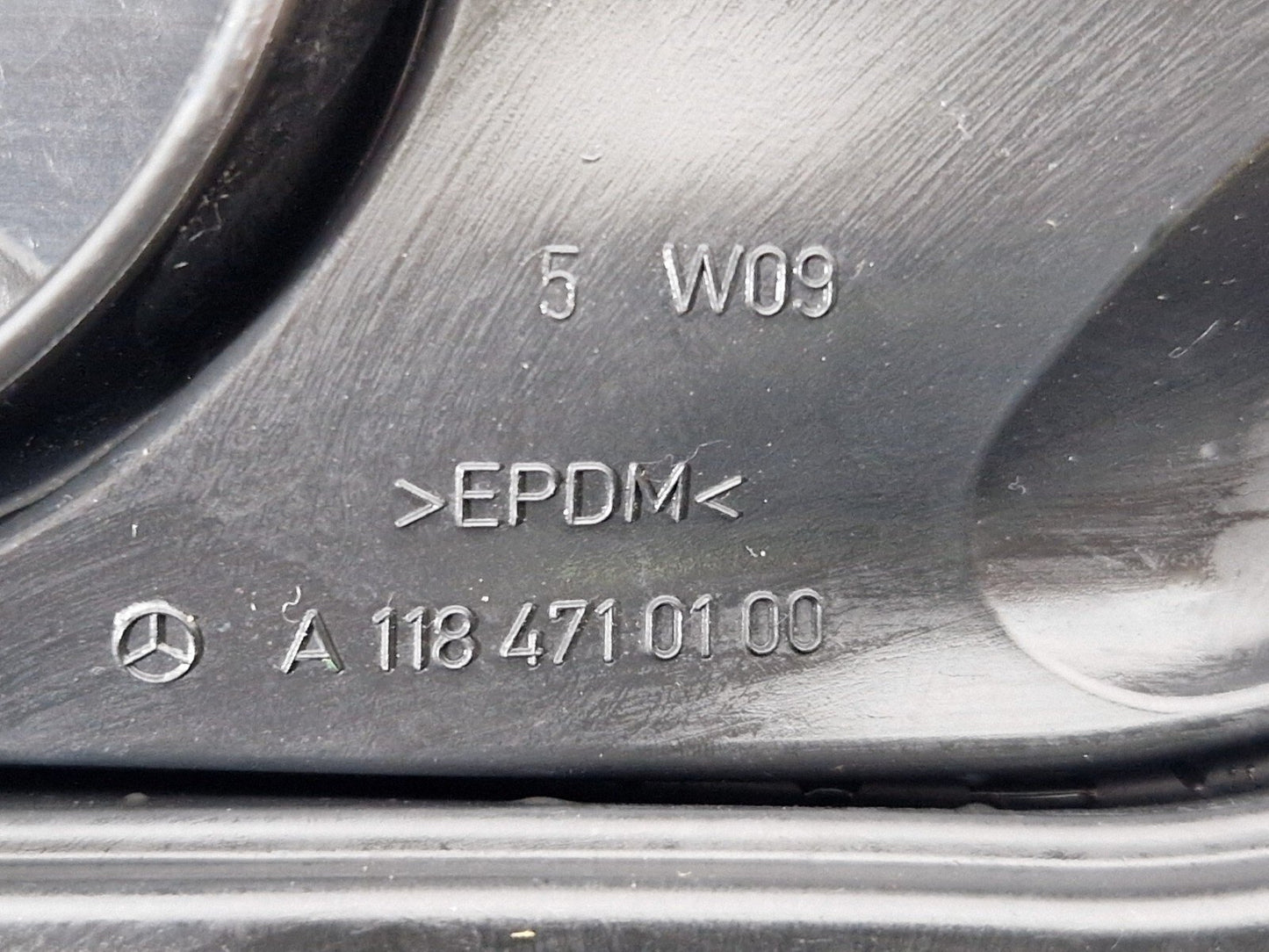 19-ON MERCEDES BENZ CLA C118 FUEL TANK FILLER SEAL A1184710100