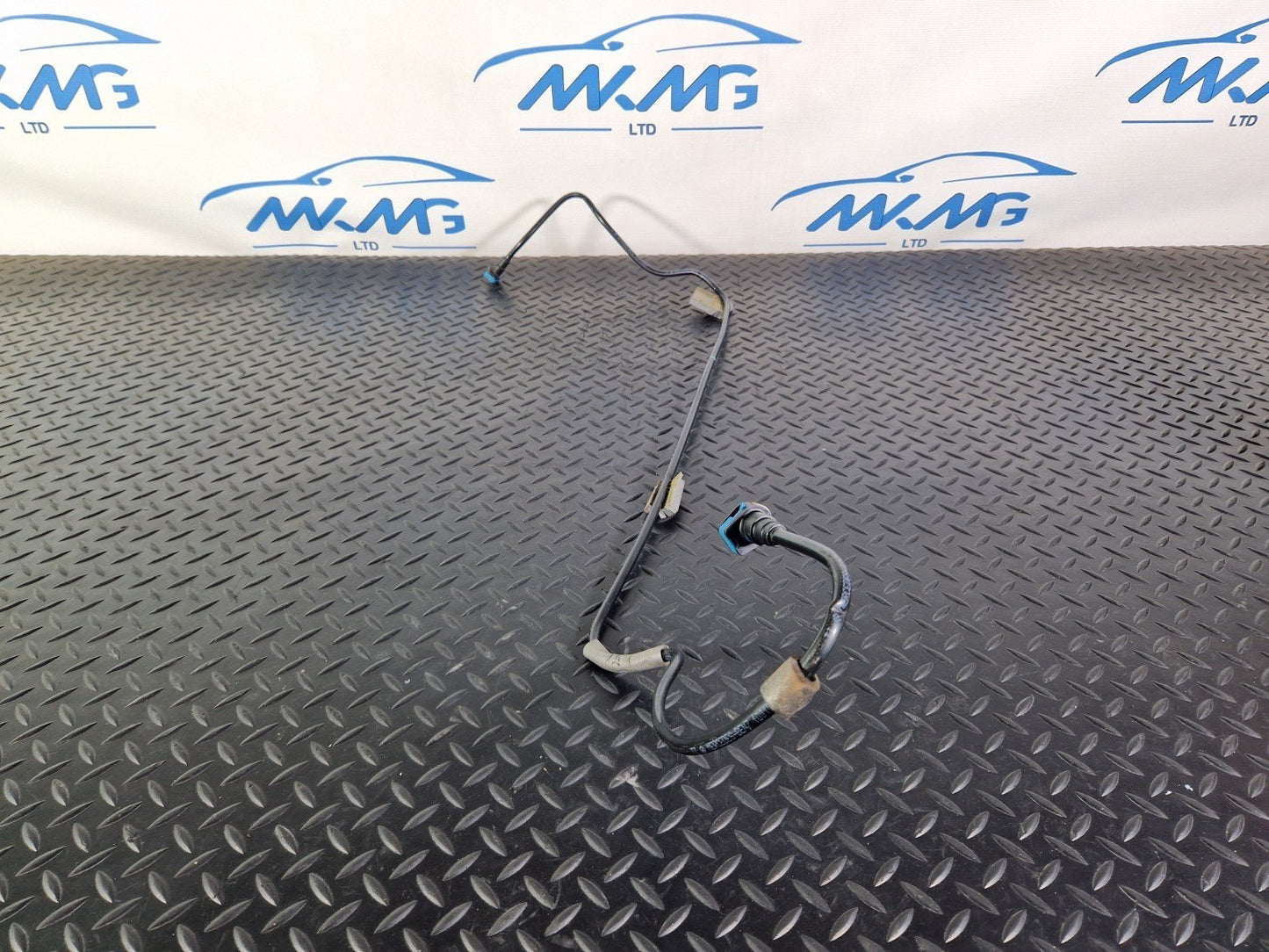 12-18 MERCEDES BENZ W176 GENUINE FUEL HOSE PIPE 100104051