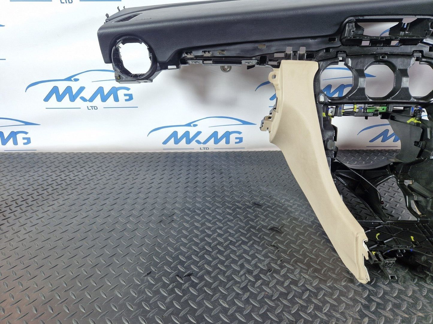 14-21 MERCEDES-BENZ C-CLASS C250D W205 DASHBOARD ASSEMBLY & A!R BAG A2056803887