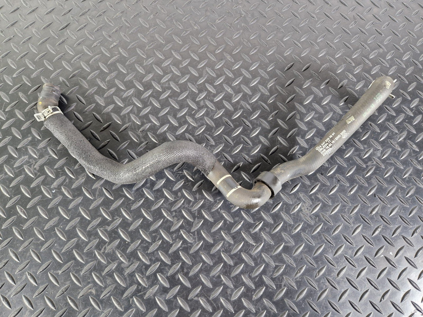 18-ON MERCEDES BENZ A CLASS W177 OEM HEATER RETURN HOSE TO ENGINE A2478303601