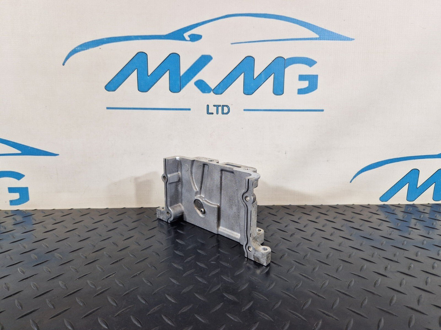 15-18 AUDI A7 4G GENUINE V6 3.0TDI CRT CYLINDER HEAD END PLATE 059109122T