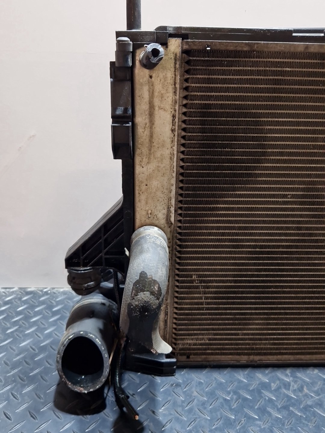 Volvo C30 2.0LL Diesel kw D5204T5 Genuine Engine Cooling Radiator 3M51-8005-DB