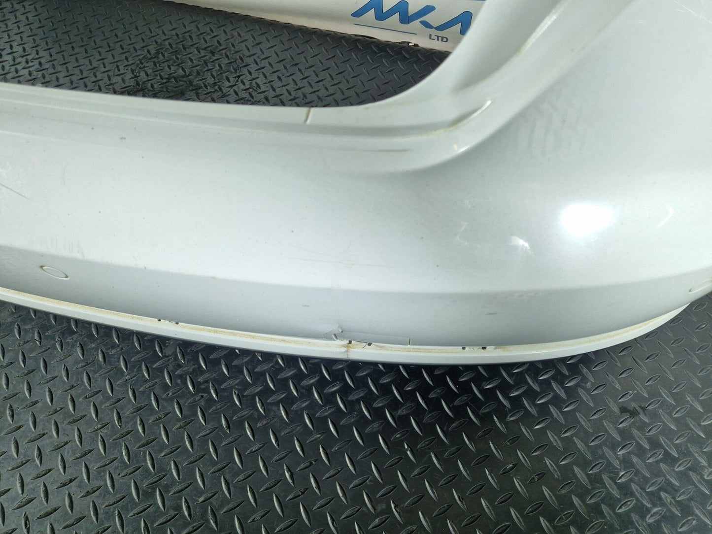 16-19 AUDI A4 B9 SALOON GENUINE REAR BUMPER & DIFFUSER IN WHITE LS9R 8W5807511J