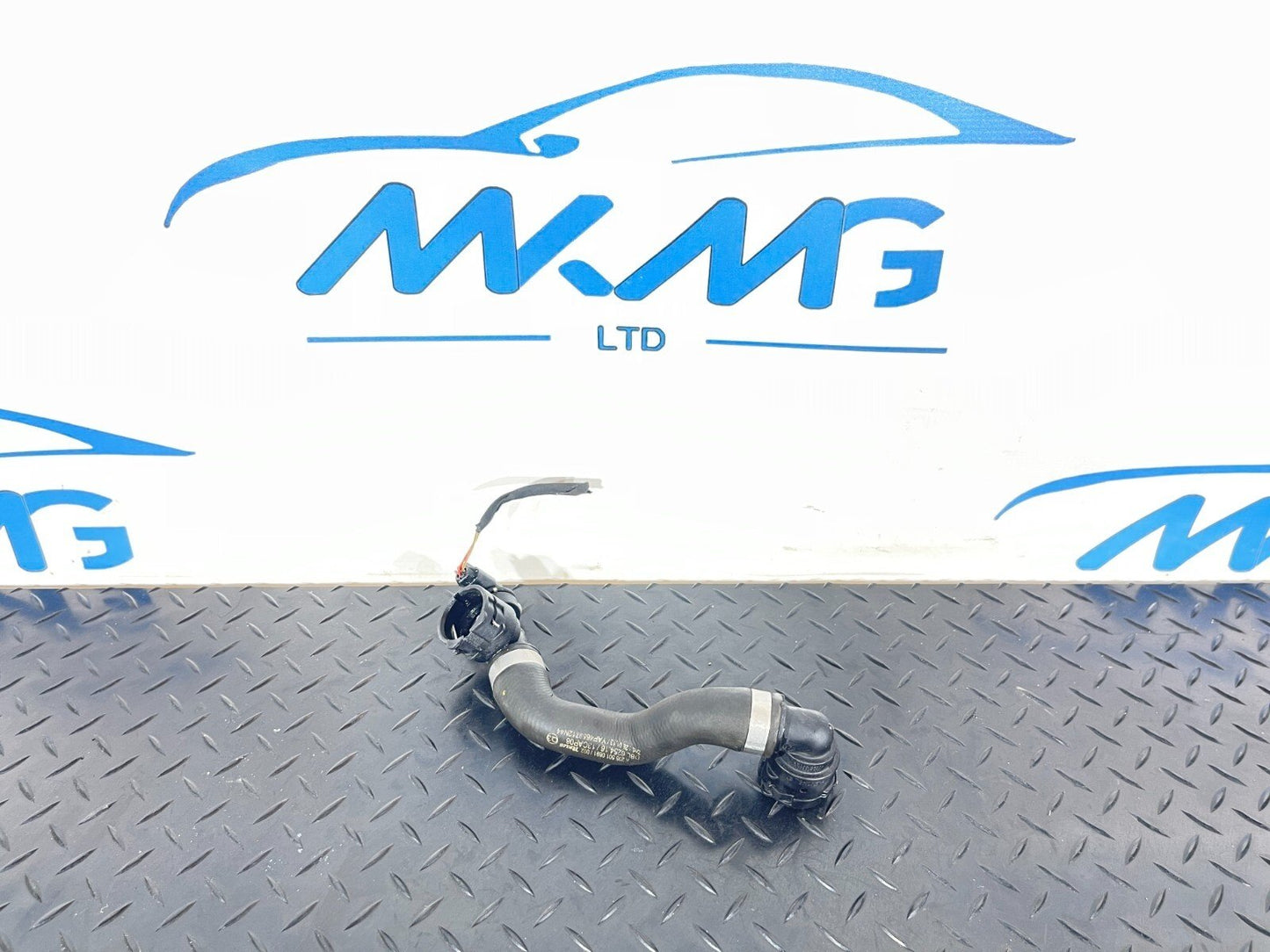 14-21 MERCEDES BENZ C350e W205 GENUINE COOLANT PIPE HOSE A2055010891