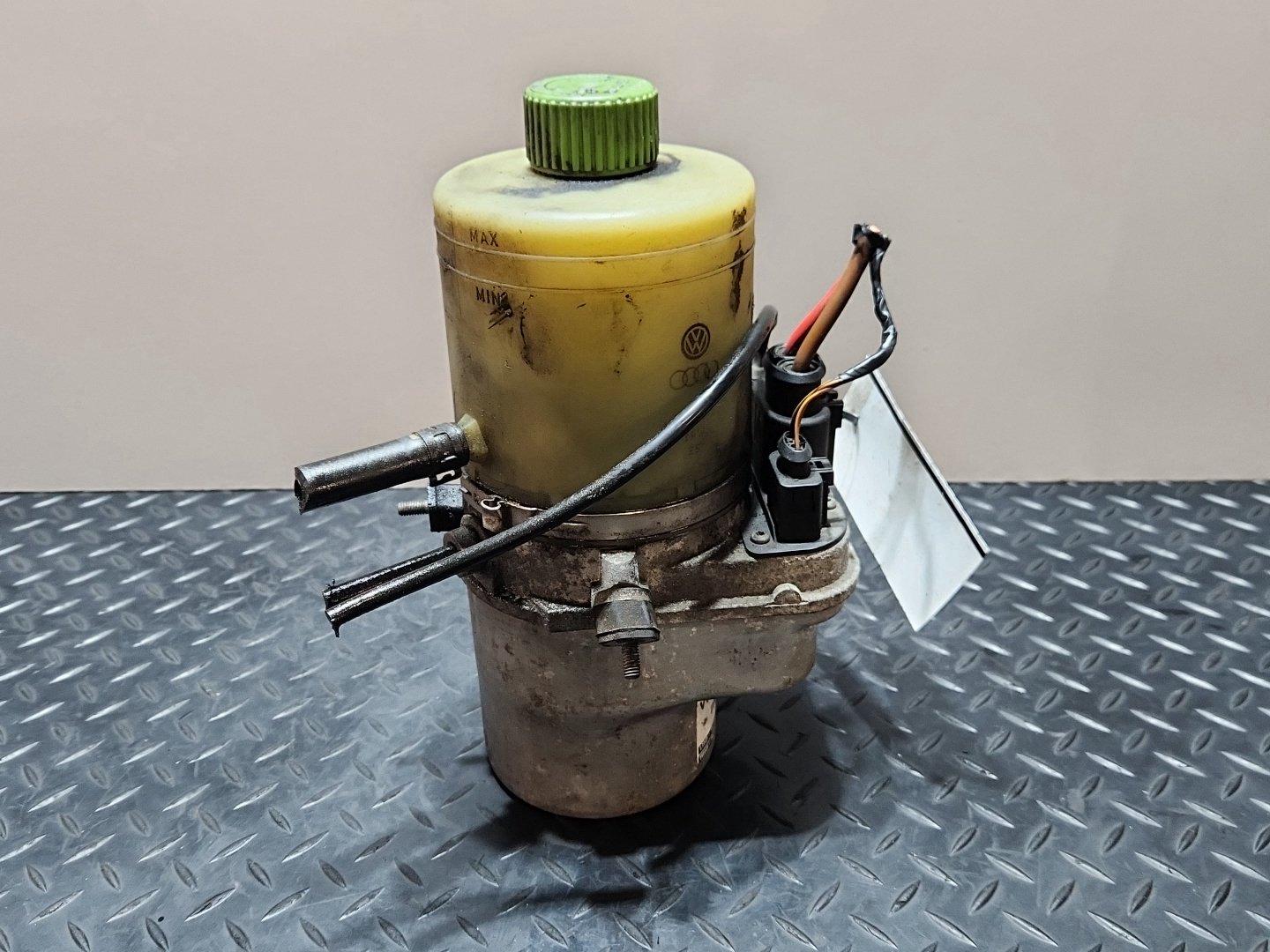Skoda Fabia 5J Hatchback Genuine Power Steering Pump 6Q0423371 6Q0423156AB