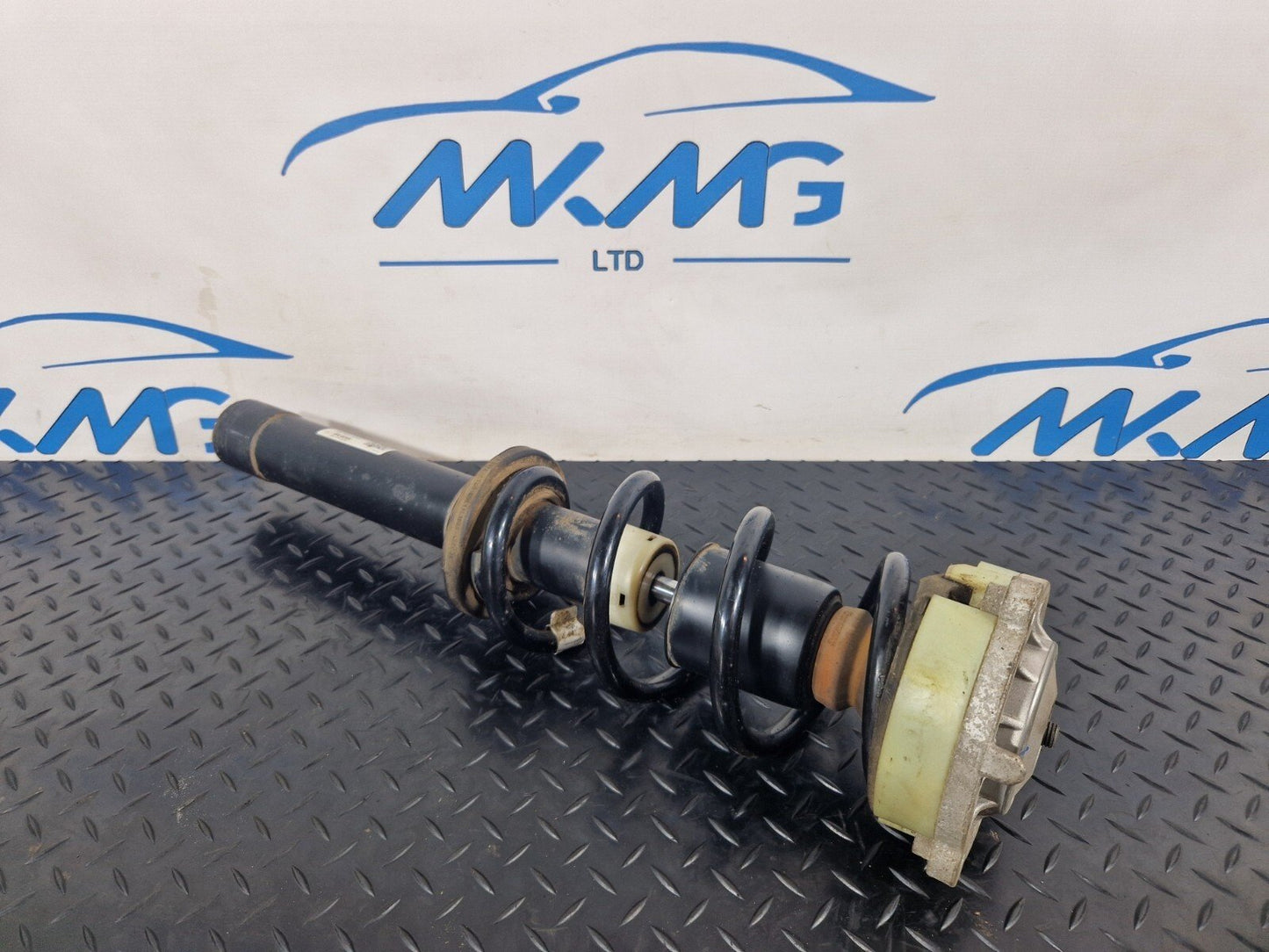 16-19 AUDI A4 B9 FRONT STRUT SHOCK ABSORBER FITS BOTH SIDES 8W0031AK 8W0413031AK