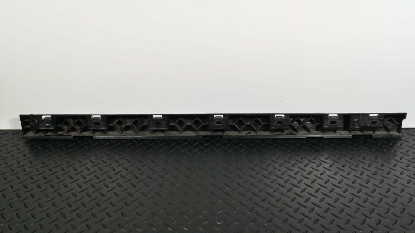 BMW X1 E84 GENUINE FRONT LEFT PASSENGER SIDE SKIRT BRACKET 2991493