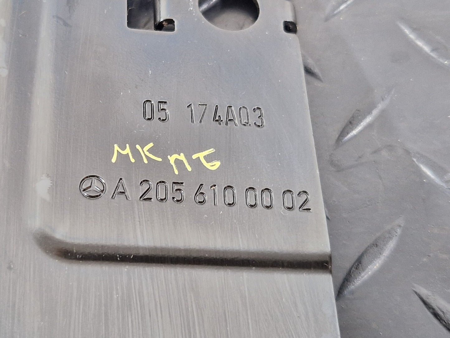14-21 MERCEDES BENZ C300h W205 BOOT TRUNK RIGHT COVER BRACKET TRIM A2056100002