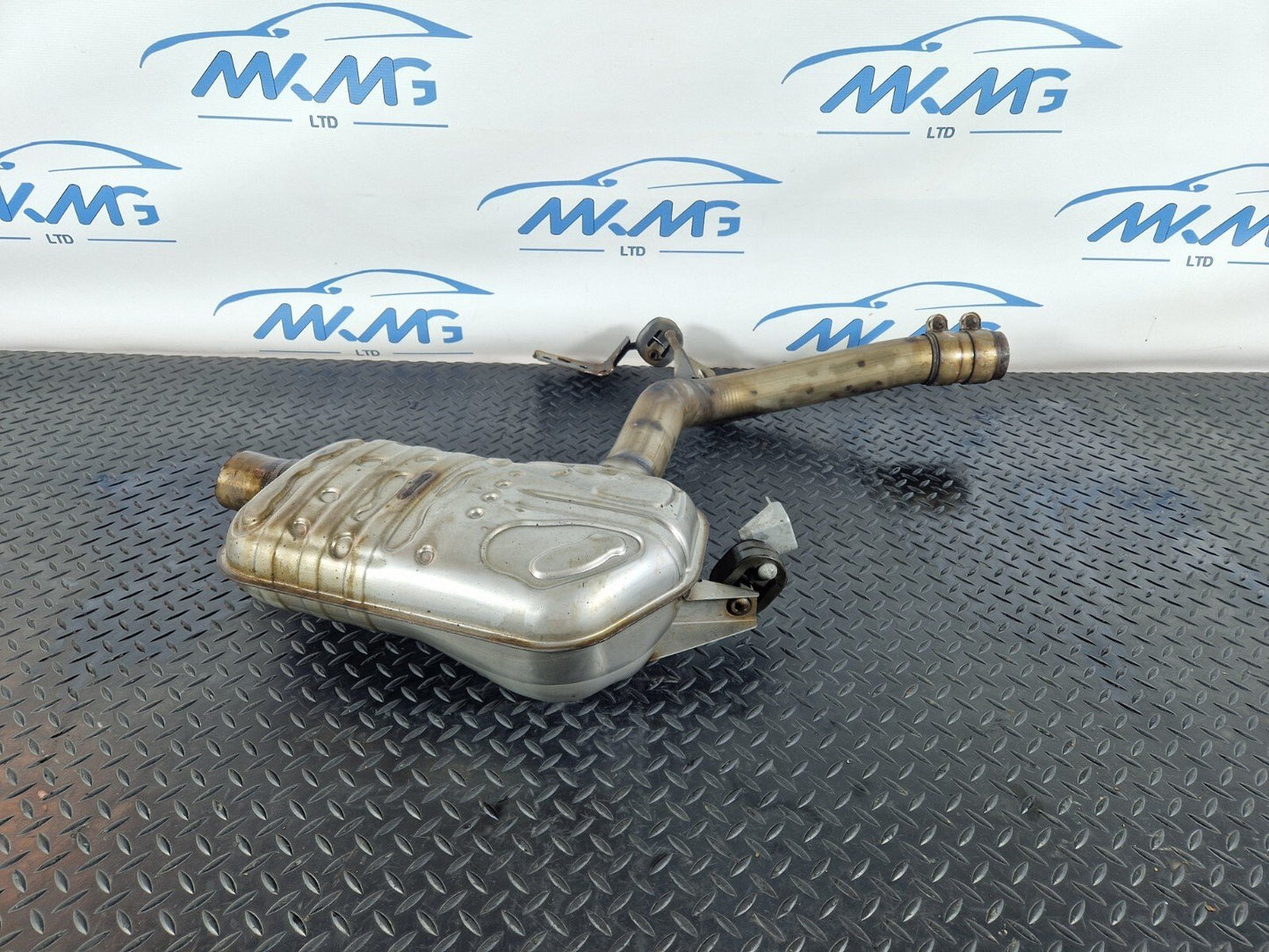 16-19 AUDI A4 B9 2.0TDI REAR EXHAUST MUFFLER SILENCER 8W0253411 8W0199A