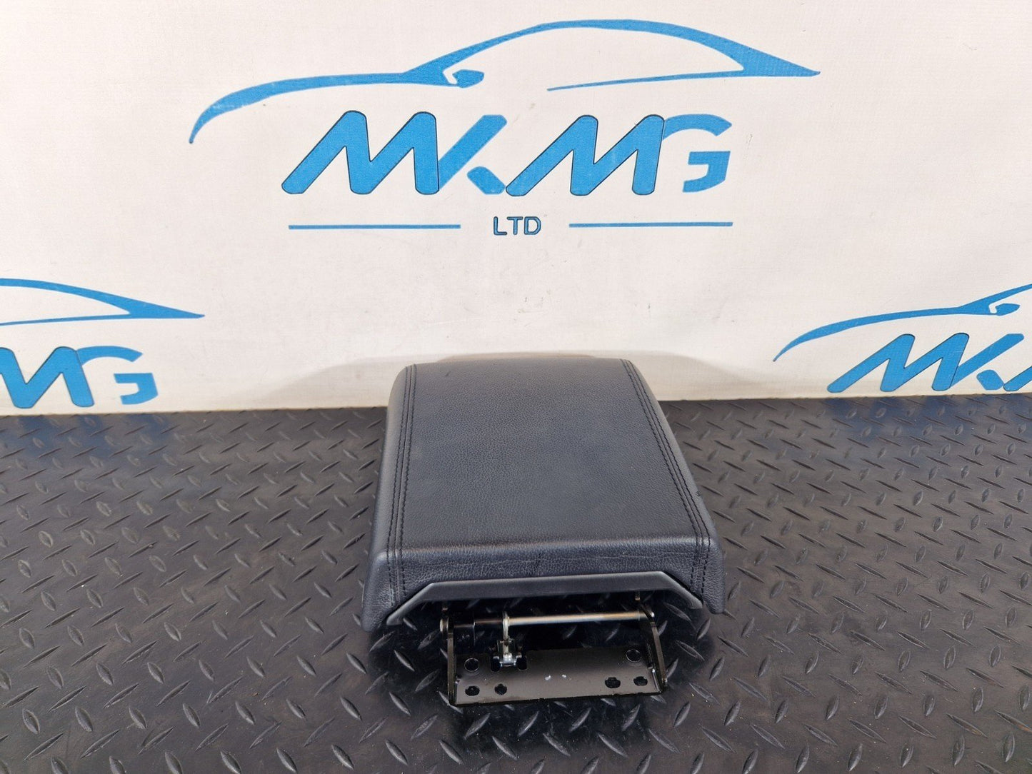 14-19 LAND ROVER L550 DISCOVERY SPORT CENTRE CONSOLE LEATHER ARM REST IN BLACK