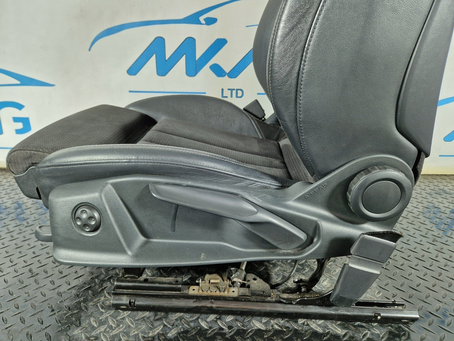 16-19 AUDI A4 B9 S-LINE FRONT PASSENGER HEATED HALF LEATHER SEAT